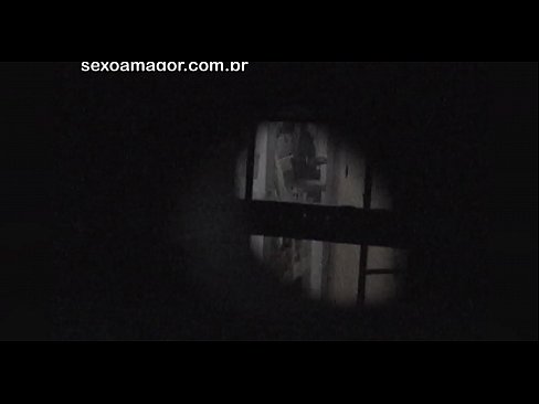 ❤️ Blondie bliver hemmeligt videooptaget af en voyeur fra nabolaget gemt bag hule mursten ☑ Fucking at da.xxx050890.ru ☑
