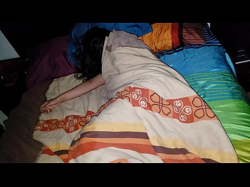 ❤️ Stedbarn skælder sin unge stedmor ud, mens hun sover. ☑ Fucking at da.xxx050890.ru ☑